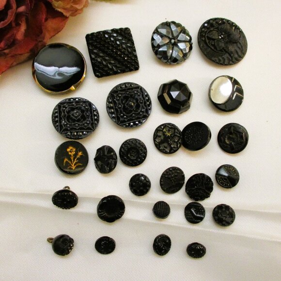 Antique FRENCH JET Black Glass Buttons: VICTORIAN Edwardian Sewing Craft - Picture 1 of 11